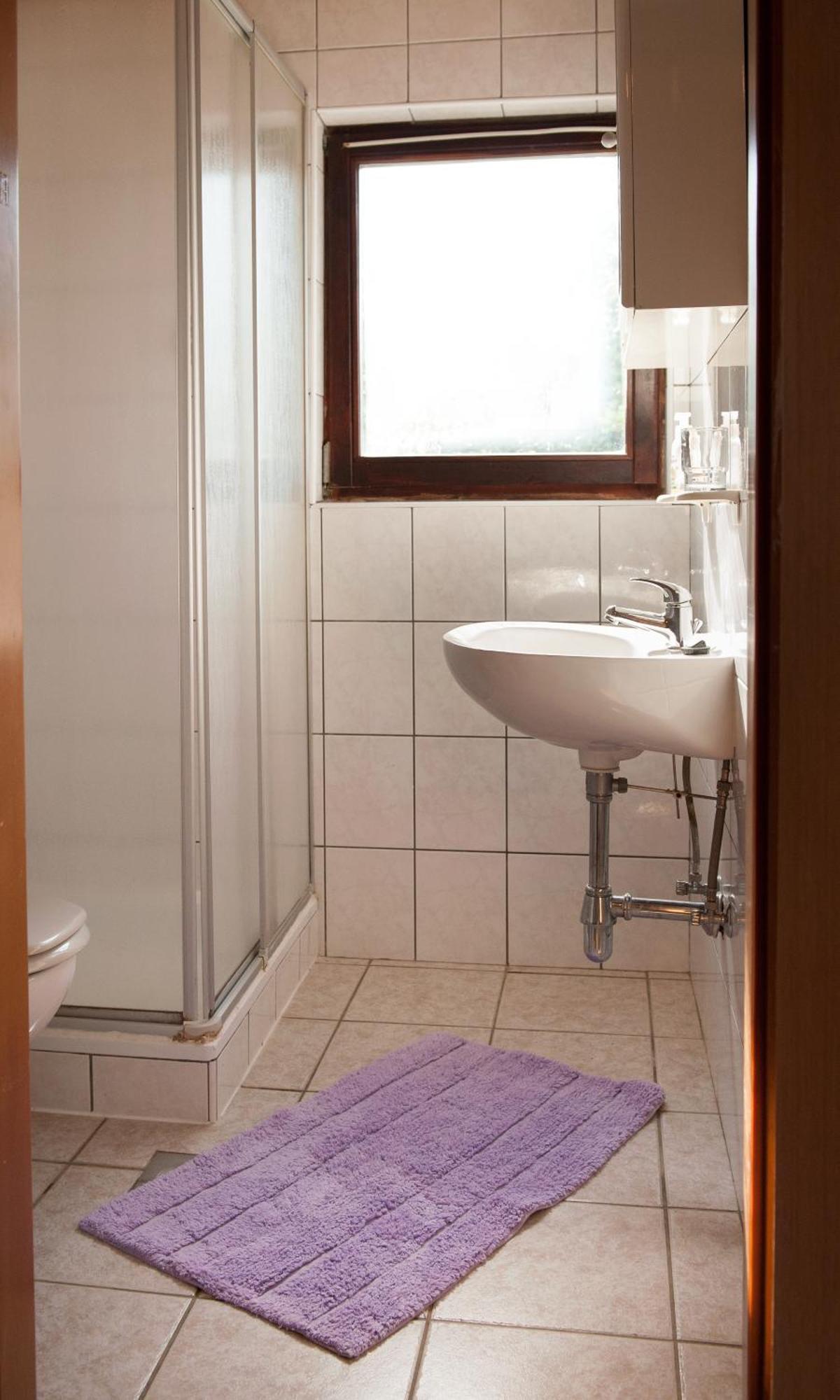 & Darrer Guest house